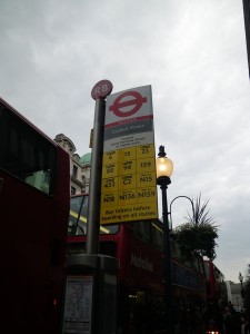 ロンドンのバス停